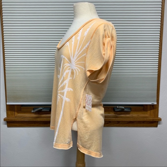 NWT We The Free distressed palm tree T-shirt - Picture 5 of 16